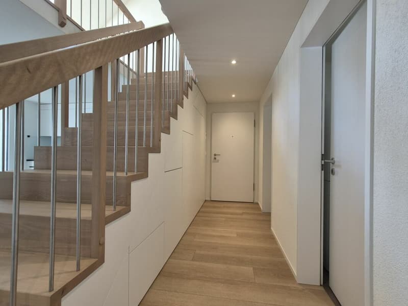 neuwertige 5-Zimmer-Maisonette-Wohnung mit Loggia an zentraler Lage (8)