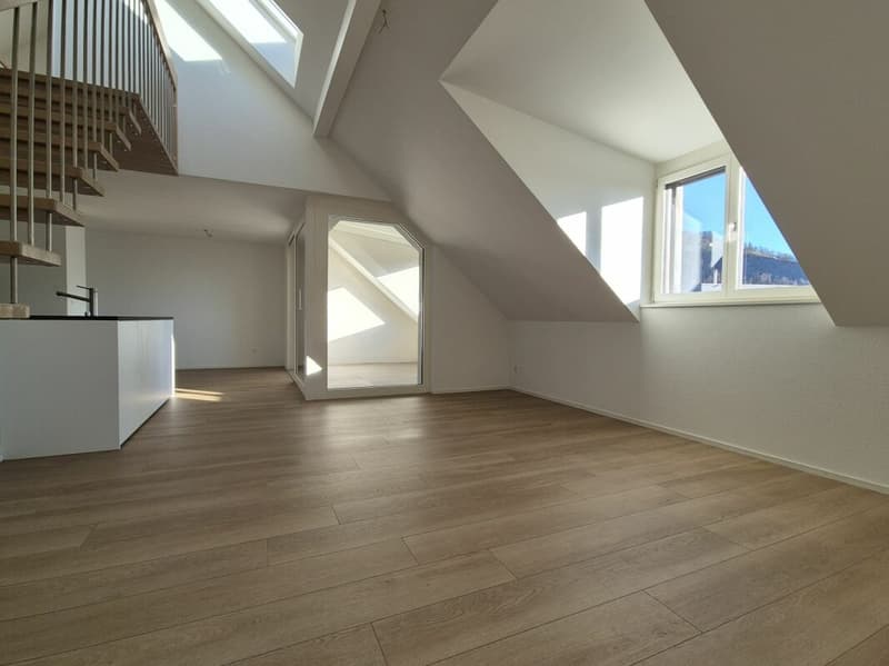 neuwertige 4.5-Zimmer-Maisonette-Wohnung mit Loggia an zentraler Lage in Mels (3)
