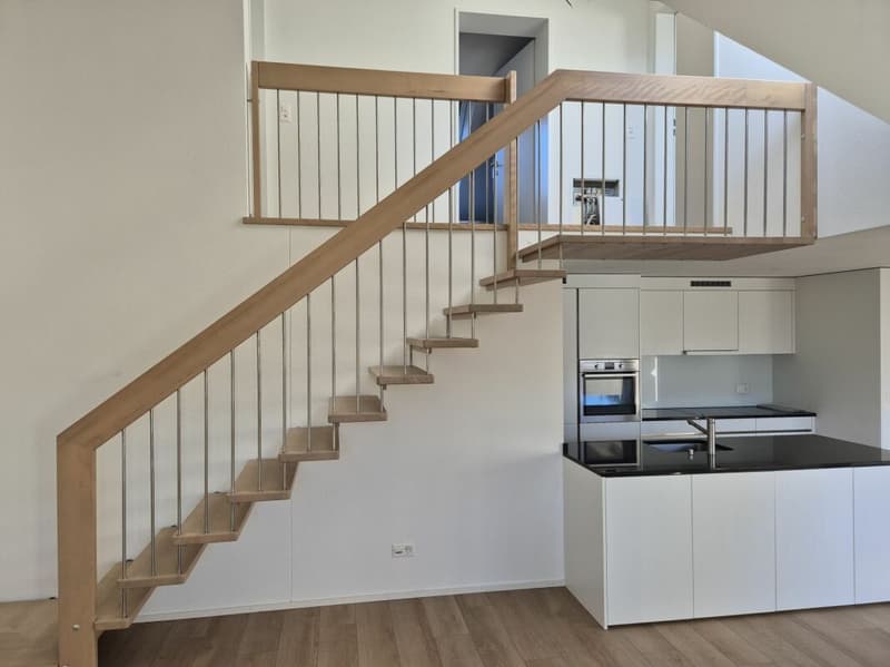 neuwertige 4.5-Zimmer-Maisonette-Wohnung mit Loggia an zentraler Lage in Mels (4)
