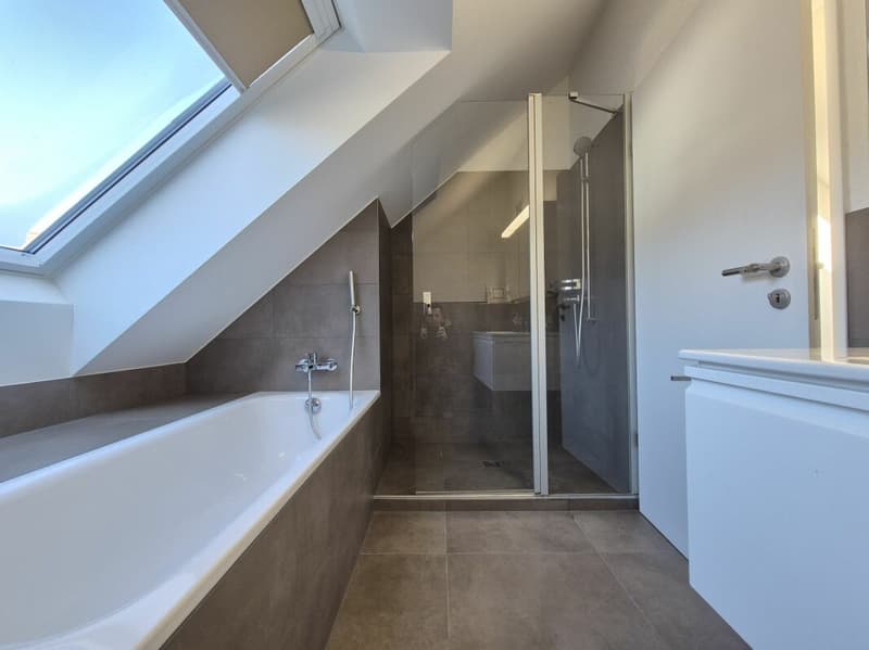 neuwertige 4.5-Zimmer-Maisonette-Wohnung mit Loggia an zentraler Lage in Mels (9)