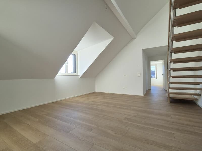 neuwertige 4.5-Zimmer-Maisonette-Wohnung mit Loggia an zentraler Lage in Mels (2)