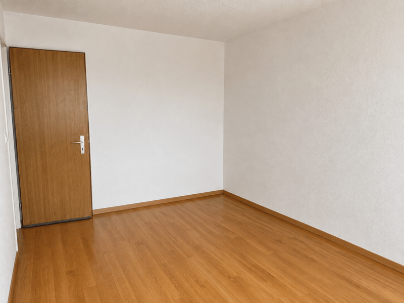 Preiswerte 2.0-Zimmer-Wohnung mit Balkon und Bergsicht (6)