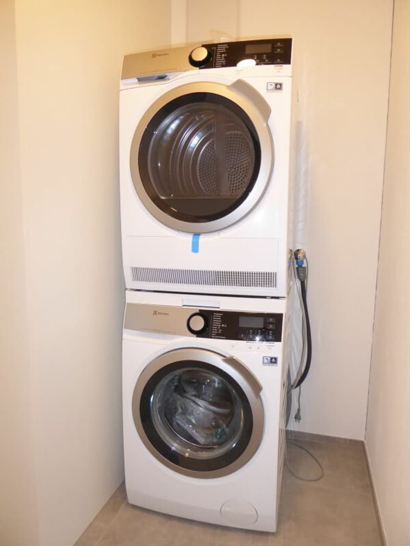 neuwertige 2.5-Zimmer-Wohnung an sonniger Lage (8)