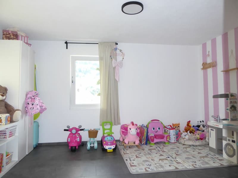 4 1/2-Zimmer-Wohnung an ruhiger Lage (8)