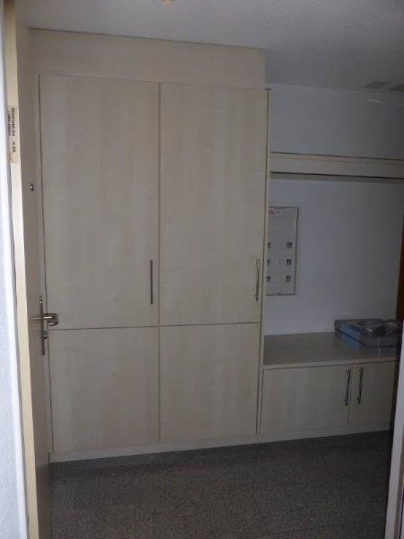 schöne 5.5 Zimmerwohnung an ruhiger Lage (3)