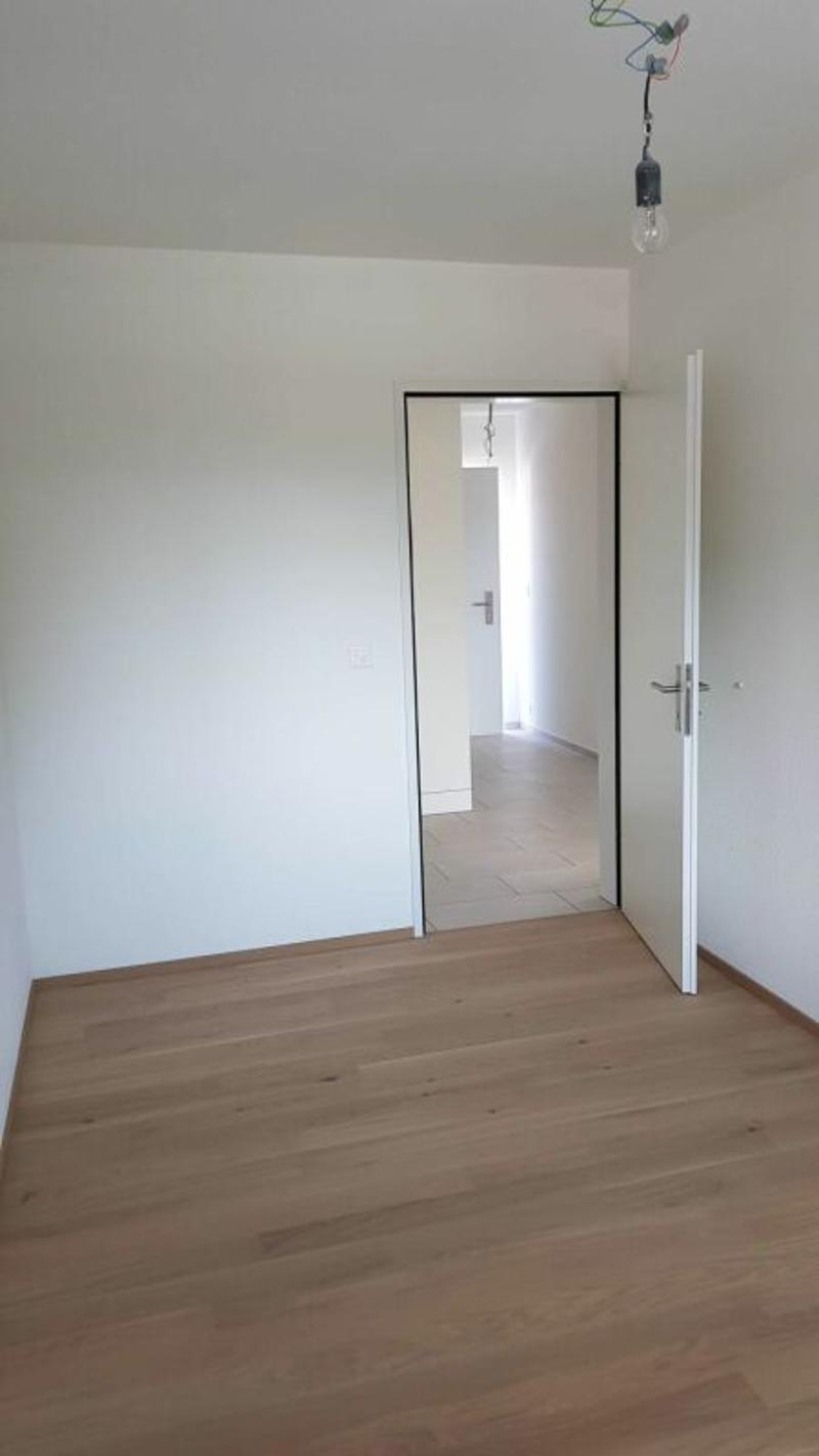 Grosszügige 4.5 Zimmerwohnung im Zentrum von Flums (5)