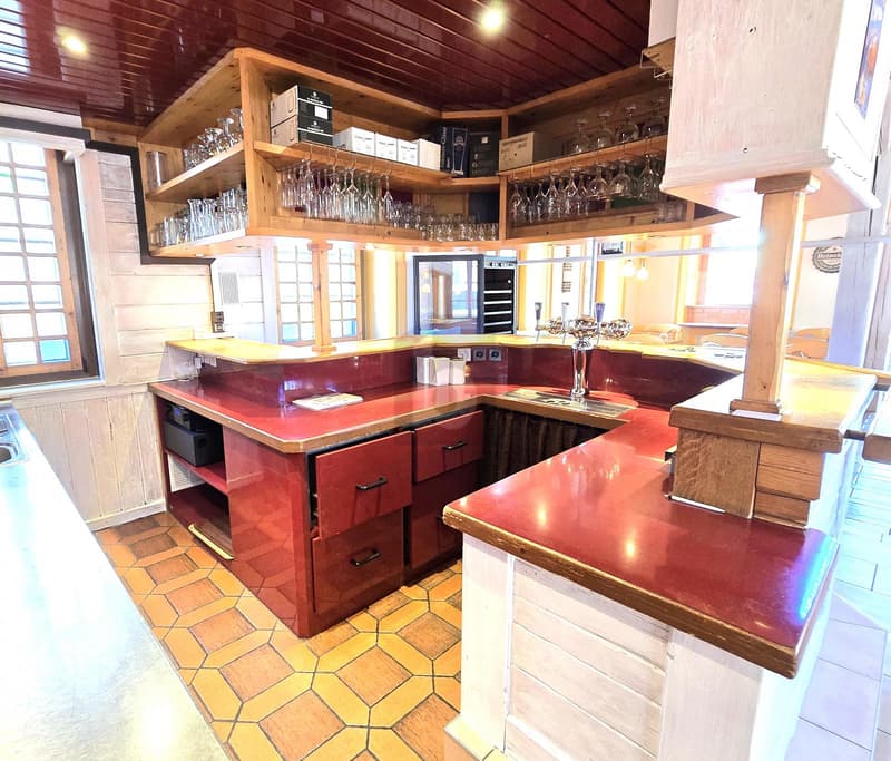 MAGNIFICENT RESTAURANT WITH GREAT POTENTIAL