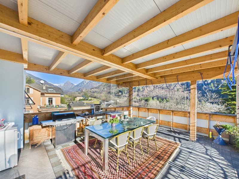 Spacious house in quiet location with open view (3)