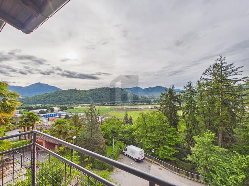Spacious with a view of the landscape and a lot of potential (2)