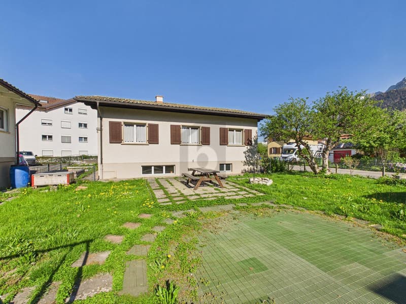 Peaceful Family Idyll with Large Garden (2)