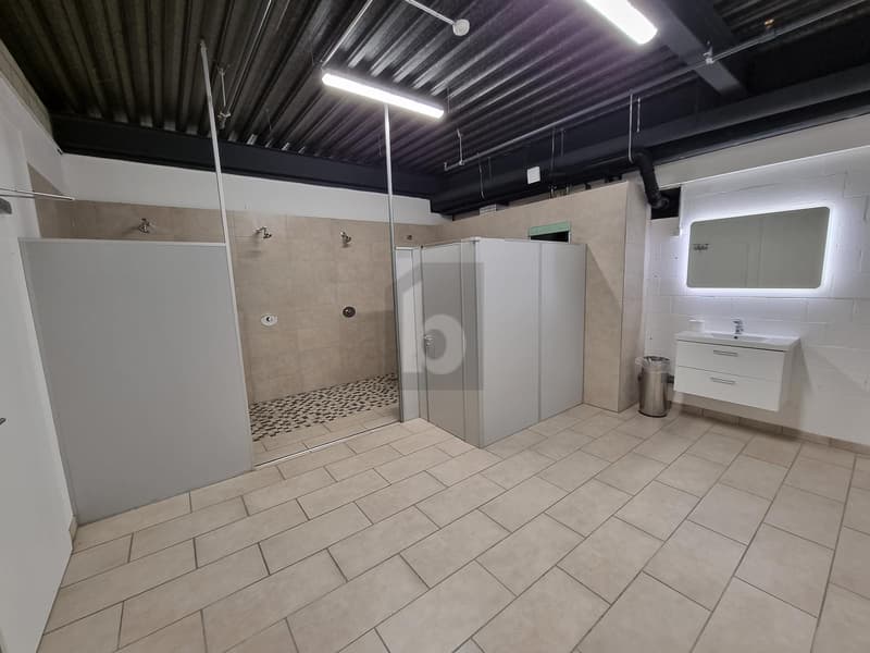 Sala multifunzionale - ufficio / magazzino / produzione (5)