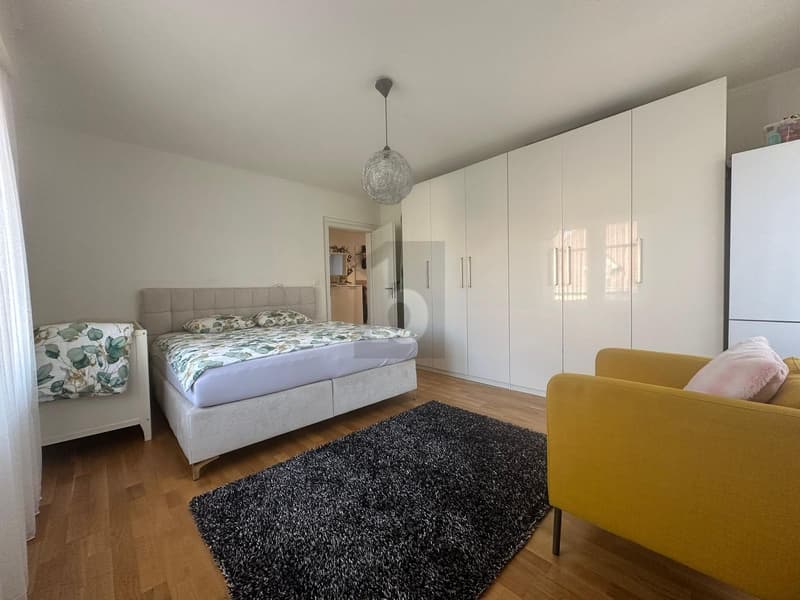 Well-maintained, central, and bright (3)