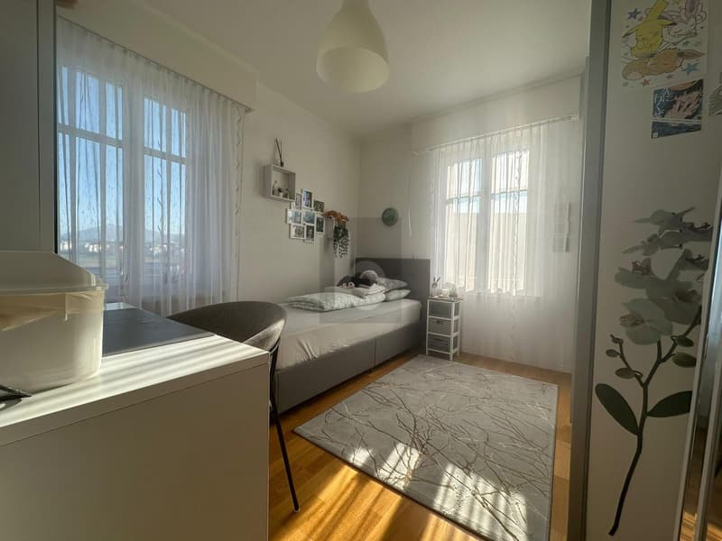 Well-maintained, central, and bright (5)