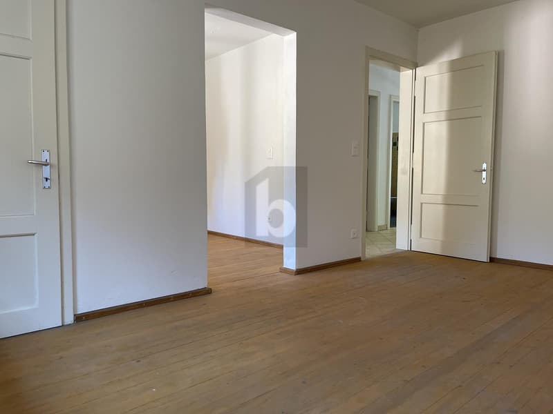 SUPER PRICE!! SINGLE-FAMILY HOUSE WITH POTENTIAL (4)