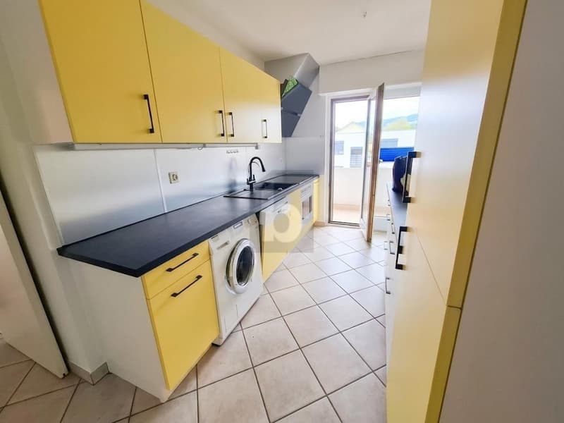 BRIGHT, RENOVATED, COZY (1)