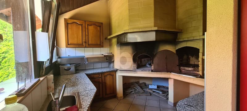 TOP PRICE! SPACIOUS WITH A NICE POTENTIAL (2)