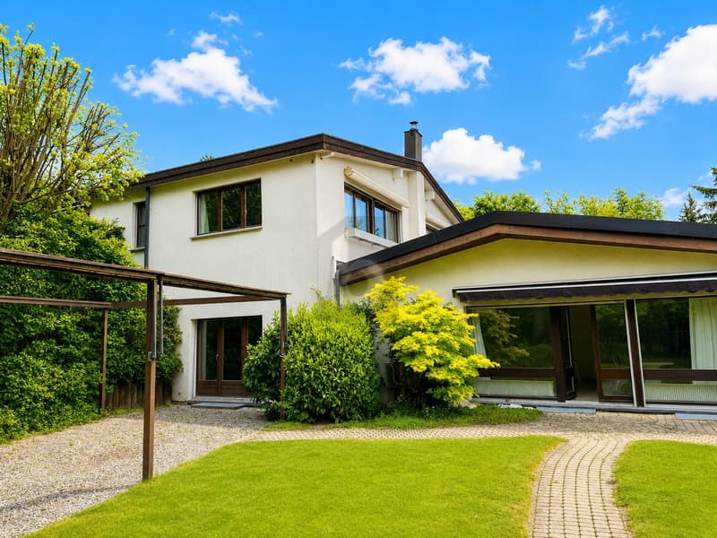 EXCLUSIVE, SPACIOUS AND UNIQUE (2)