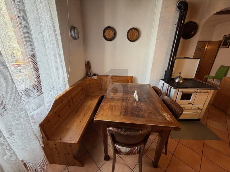 Spacious in quiet area (4)