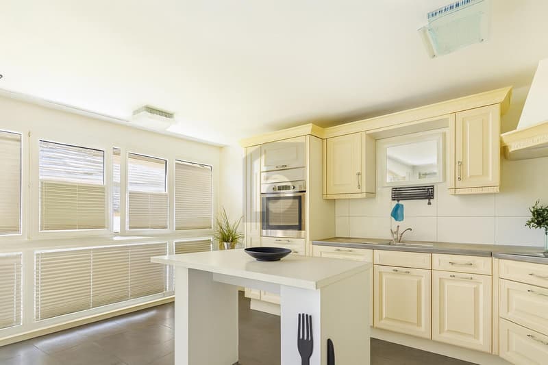 MODERN, ELEGANT & SPACIOUS (2)