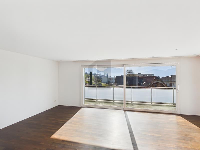 SEEING RED (THE GOOD WAY): YOUR STYLISH UNIQUE PROPERTY! (4)