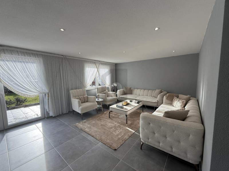 ENTIRELY RENOVATED MODERN EXCEPTIONAL (3)