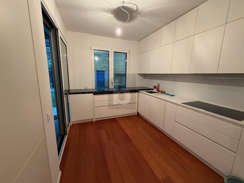 EXCLUSIVE, LUXURIOUS & LAKE VIEW (3)