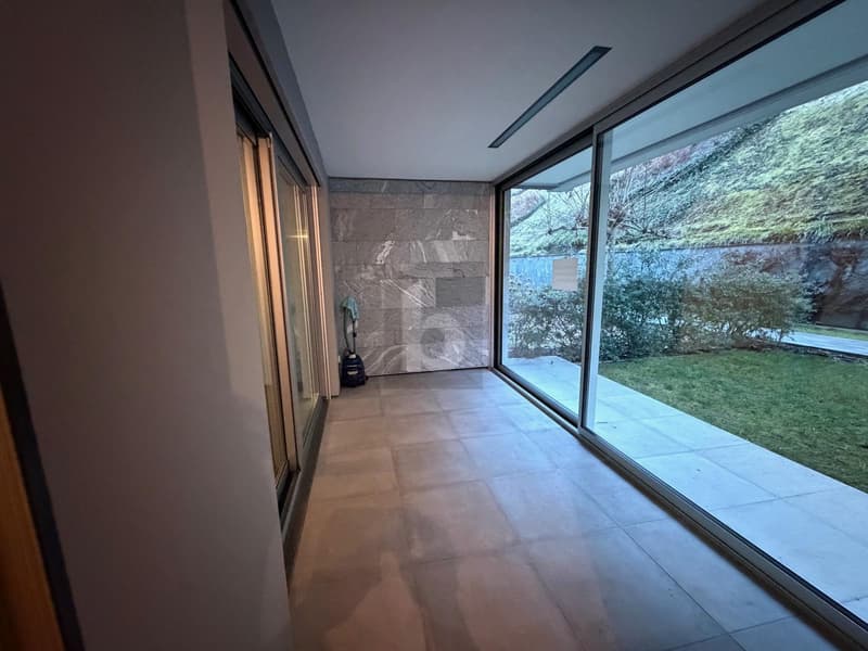EXCLUSIVE, LUXURIOUS & LAKE VIEW (5)