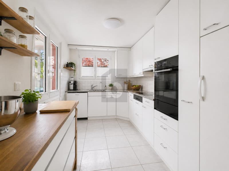 Family-friendly with garden and underground parking (2)