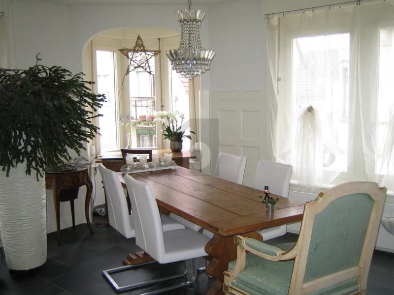 Dream Home with Large Garden and Lake Proximity (2)
