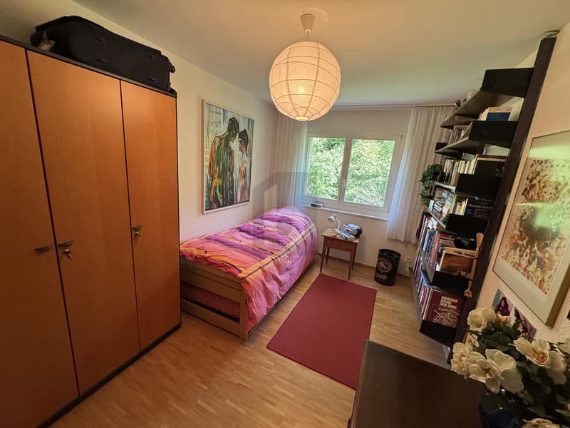 Well-maintained with balcony and landscaped inner courtyard! (5)