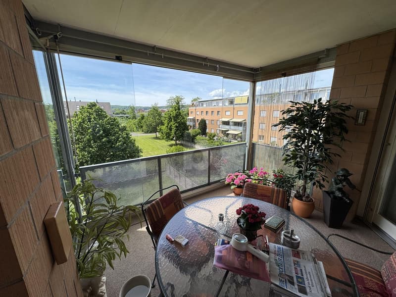 Well-maintained with balcony and landscaped inner courtyard! (2)
