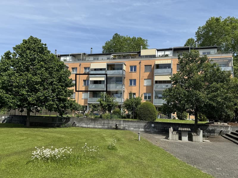 Well-maintained with balcony and landscaped inner courtyard! (1)
