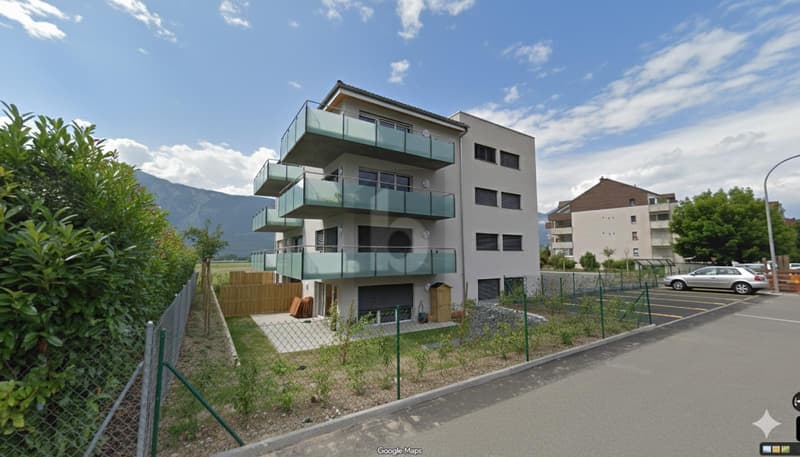 ELEGANT, UNIQUE & WITH MOUNTAIN VIEW (1)