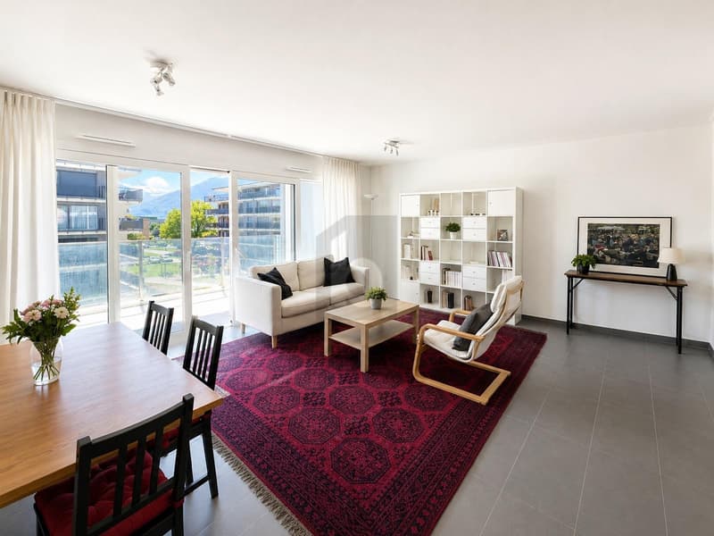 BRIGHT, IDEALLY LOCATED, SUPERB OPPORTUNITY (3)
