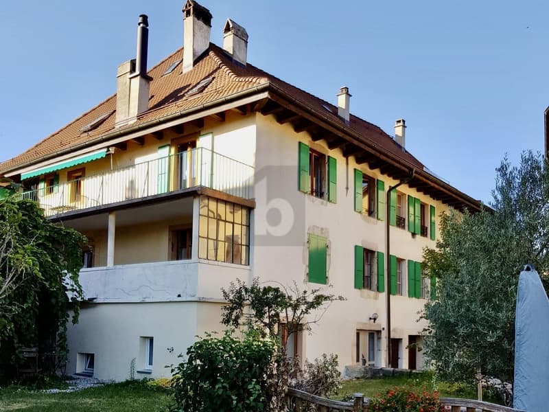 EXCEPTIONAL DUPLEX WITH LAKE VIEW - TOP FLOOR (1)