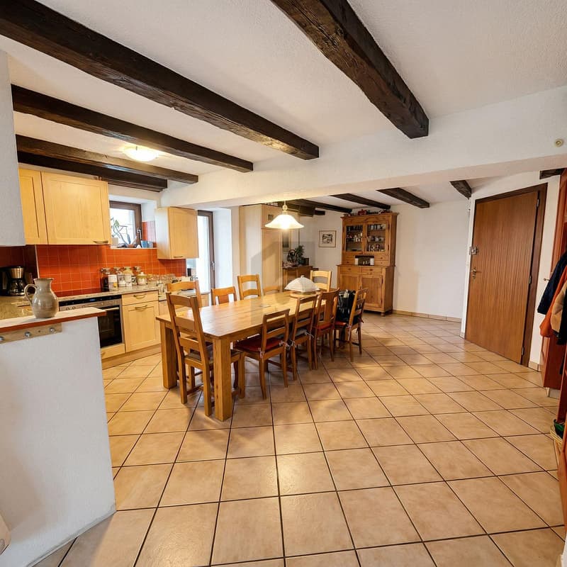 EXCEPTIONAL DUPLEX WITH LAKE VIEW - TOP FLOOR (3)