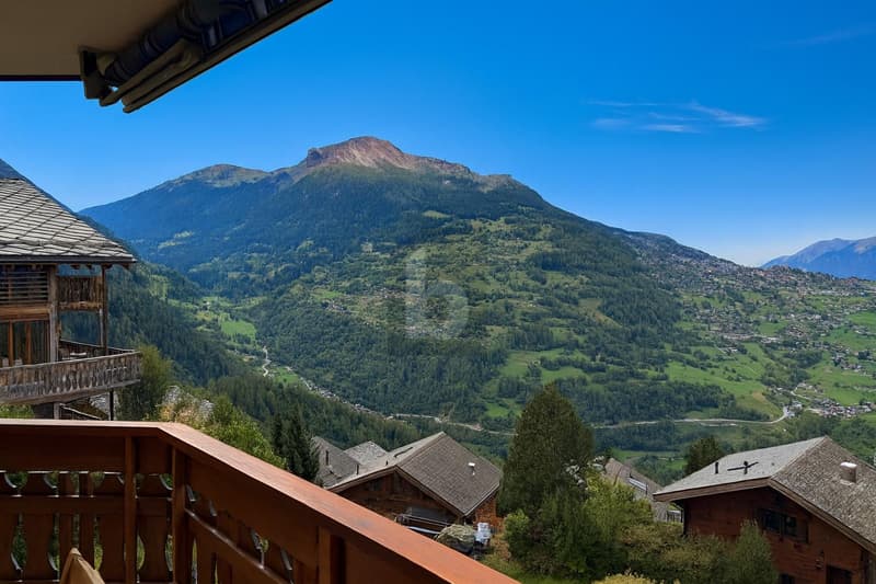 WITH BALCONY AND EXCEPTIONAL VIEW! (4)