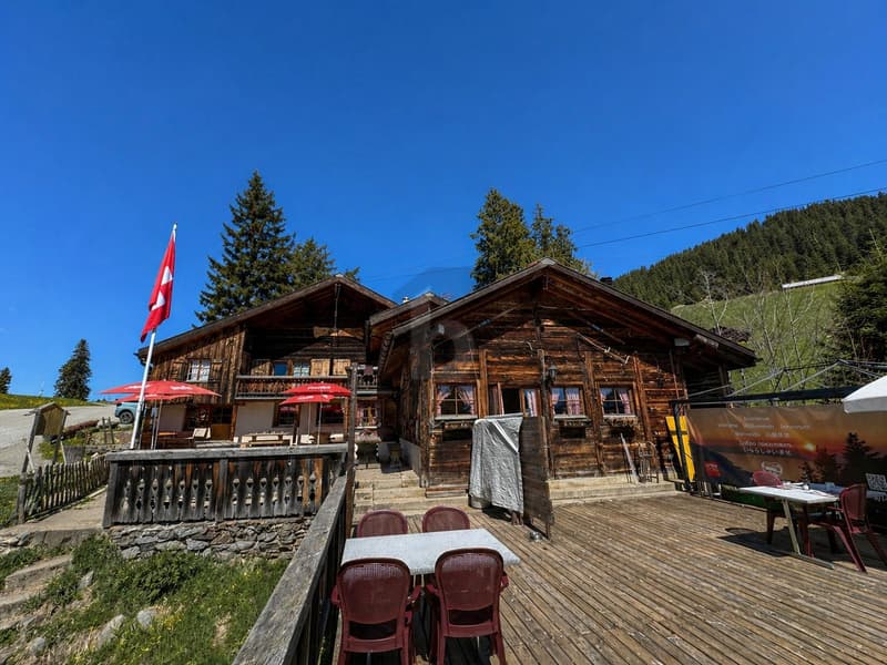 Splendid Chalet Restaurant with Apartment (2)