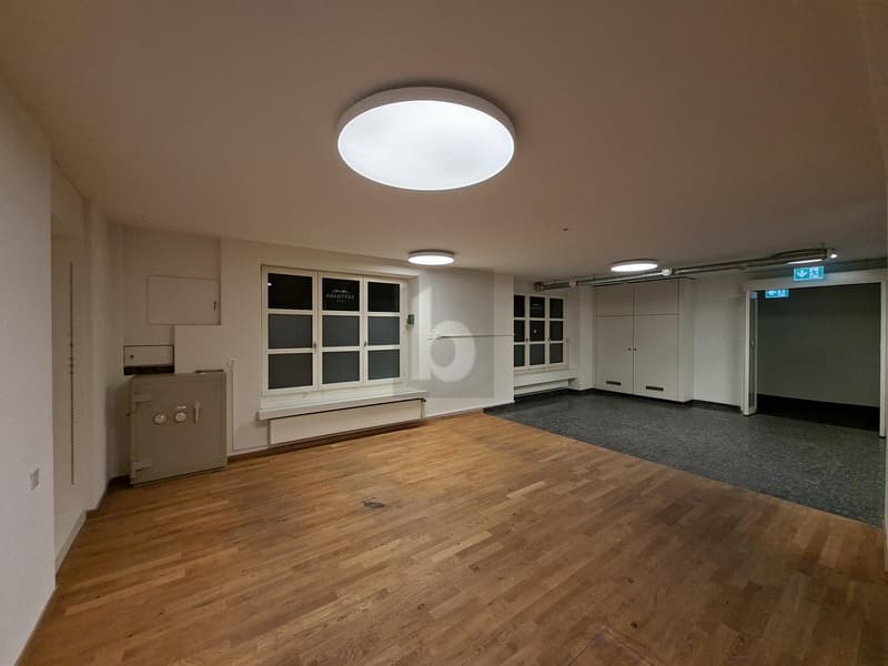 VERSATILE USE IN TOP LOCATION (2)