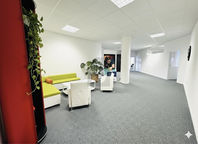 ESPACES MODERNES DANS UN EMPLACEMENT DE PREMIER PLAN (5)
