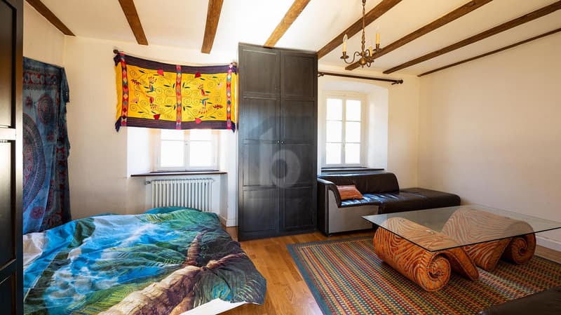 BOMB PRICE!! SPACIOUS AND SUNNY IN THE CORE (3)