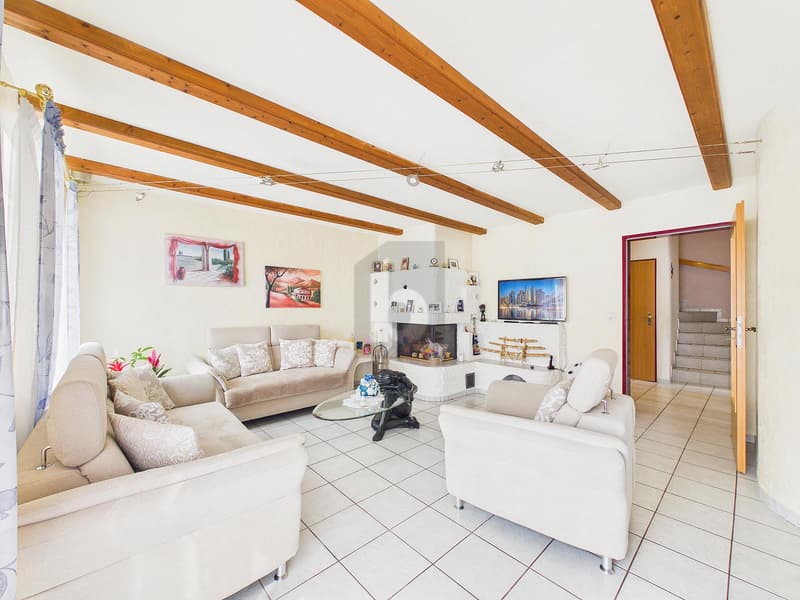 Sunny Garden with Great Potential (W4) (2)