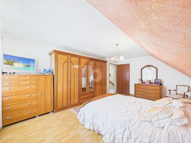 Sunny Garden with Great Potential (W4) (5)