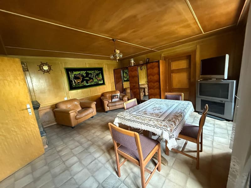 Spacious house with large garden to renovate (5)