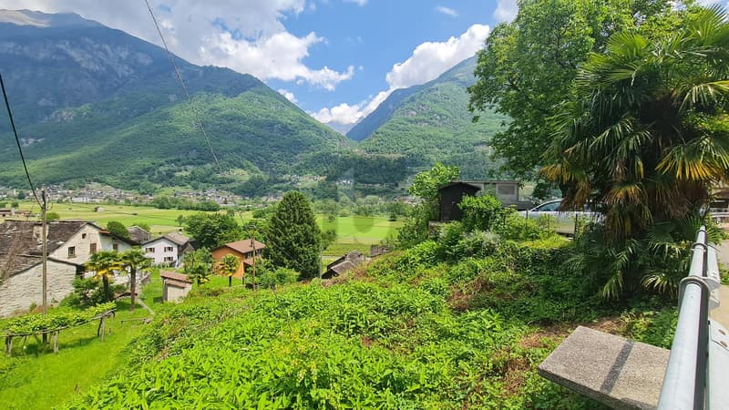 Bebauungsfähige Parzelle in sonniger Lage mit freier Sicht (2)