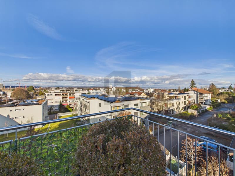 EXCLUSIVE, BRIGHT AND WITH A PANORAMIC VIEW (2)
