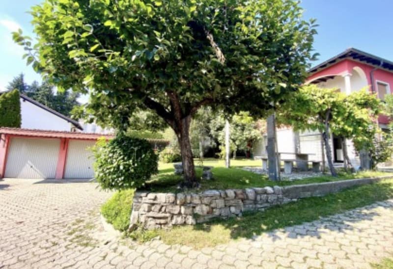 Single-family or Two-family House with Garden (5)