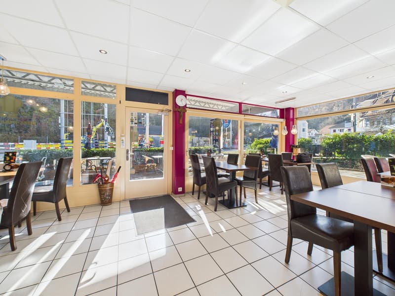 CENTRALLY LOCATED WITH HIGH FOOT TRAFFIC (2)