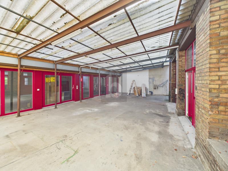 CREATIVE FREE SPACE ON TWO FLOORS (4)