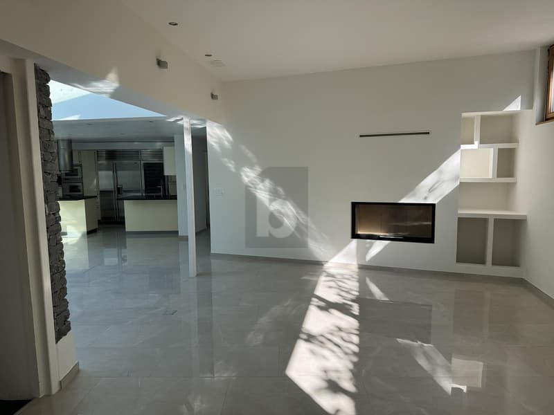 EXCLUSIVE PROPERTY, RARE SALES OPPORTUNITY (4)
